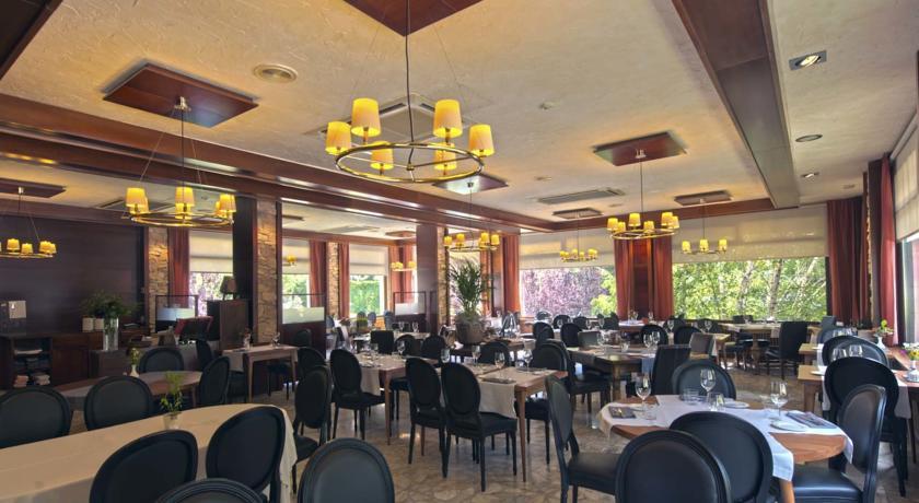 Hotel Restaurant Pessets&SPA Sort Exterior foto