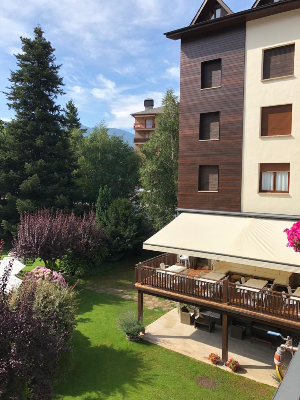 Hotel Restaurant Pessets&SPA Sort Exterior foto